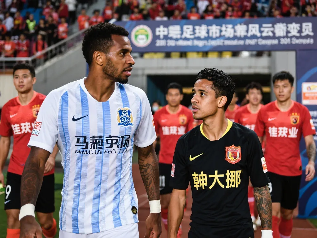 都取决于他