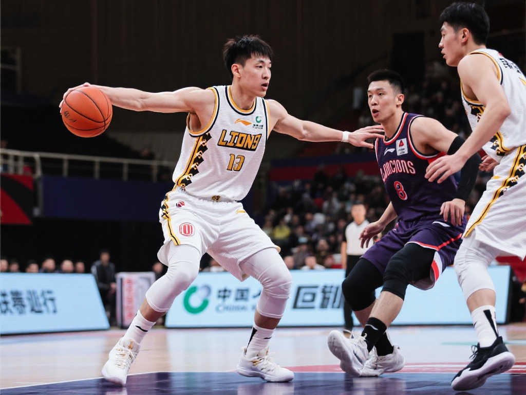 他们通过不 他们通过不